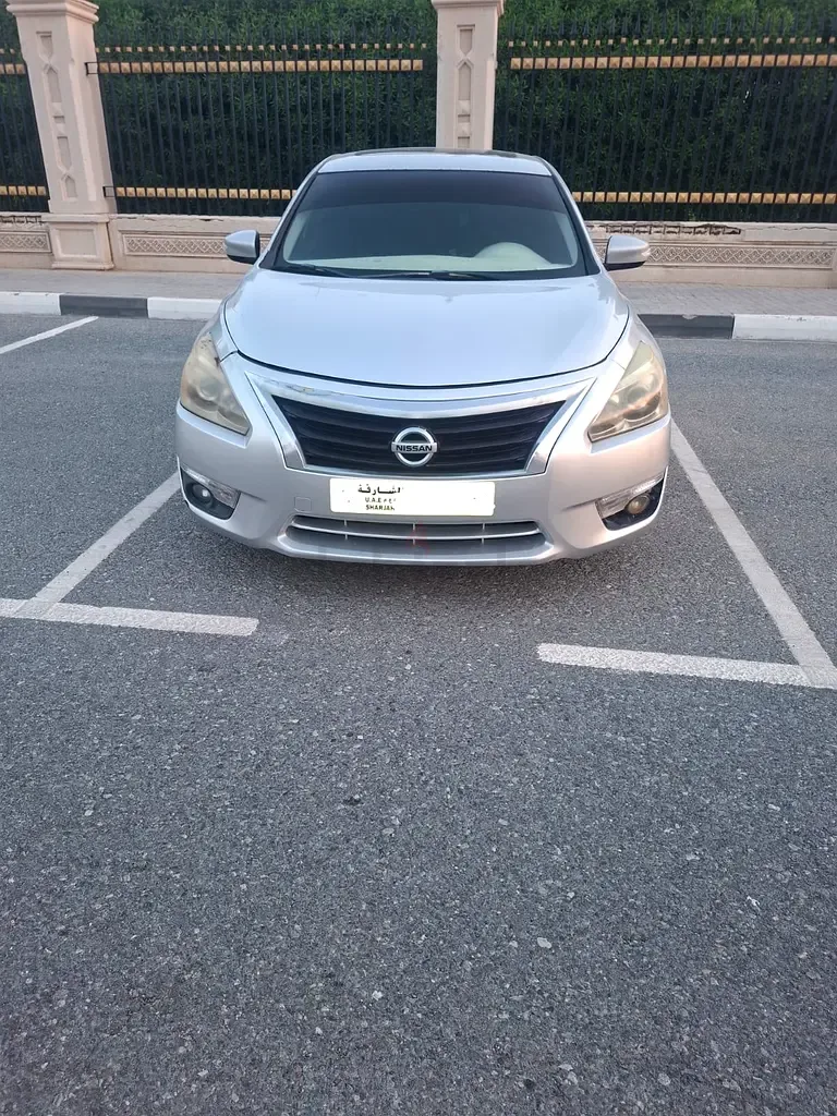 Nissan Altima 2.5 CVT (182 حصان)