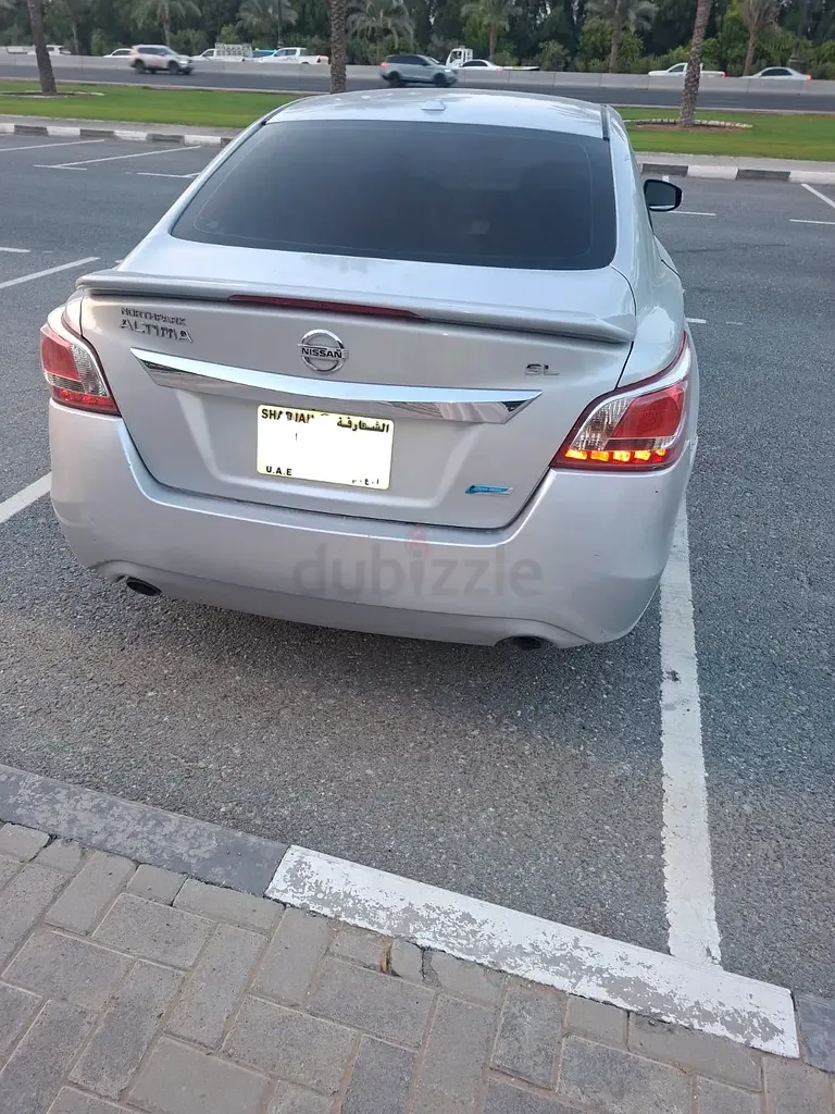 Nissan Altima 2.5 CVT (182 حصان) - 2