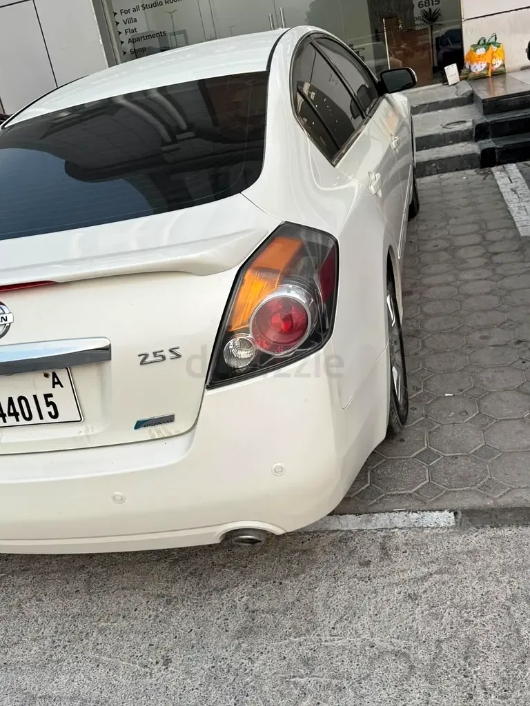 Nissan Altima 2.5 CVT (182 حصان) - 3
