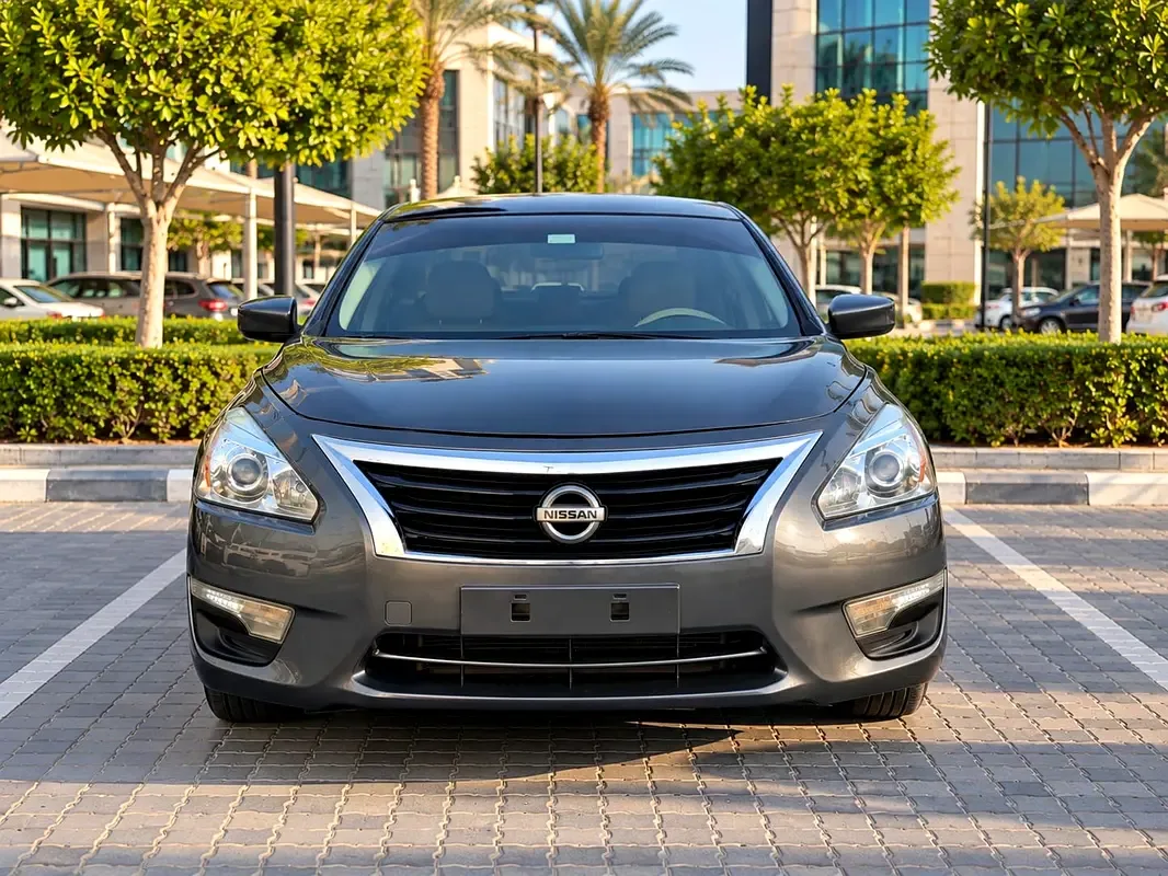Nissan Altima 2.5 CVT (182 حصان)