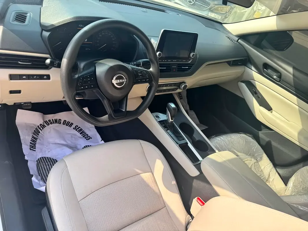 Nissan Altima 2.5 CVT (188 حصان) - 2