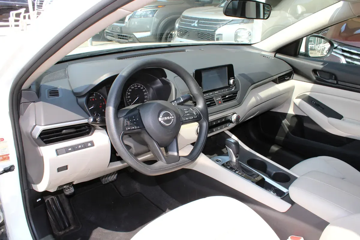 Nissan Altima 2.5 CVT (188 hp) - 8