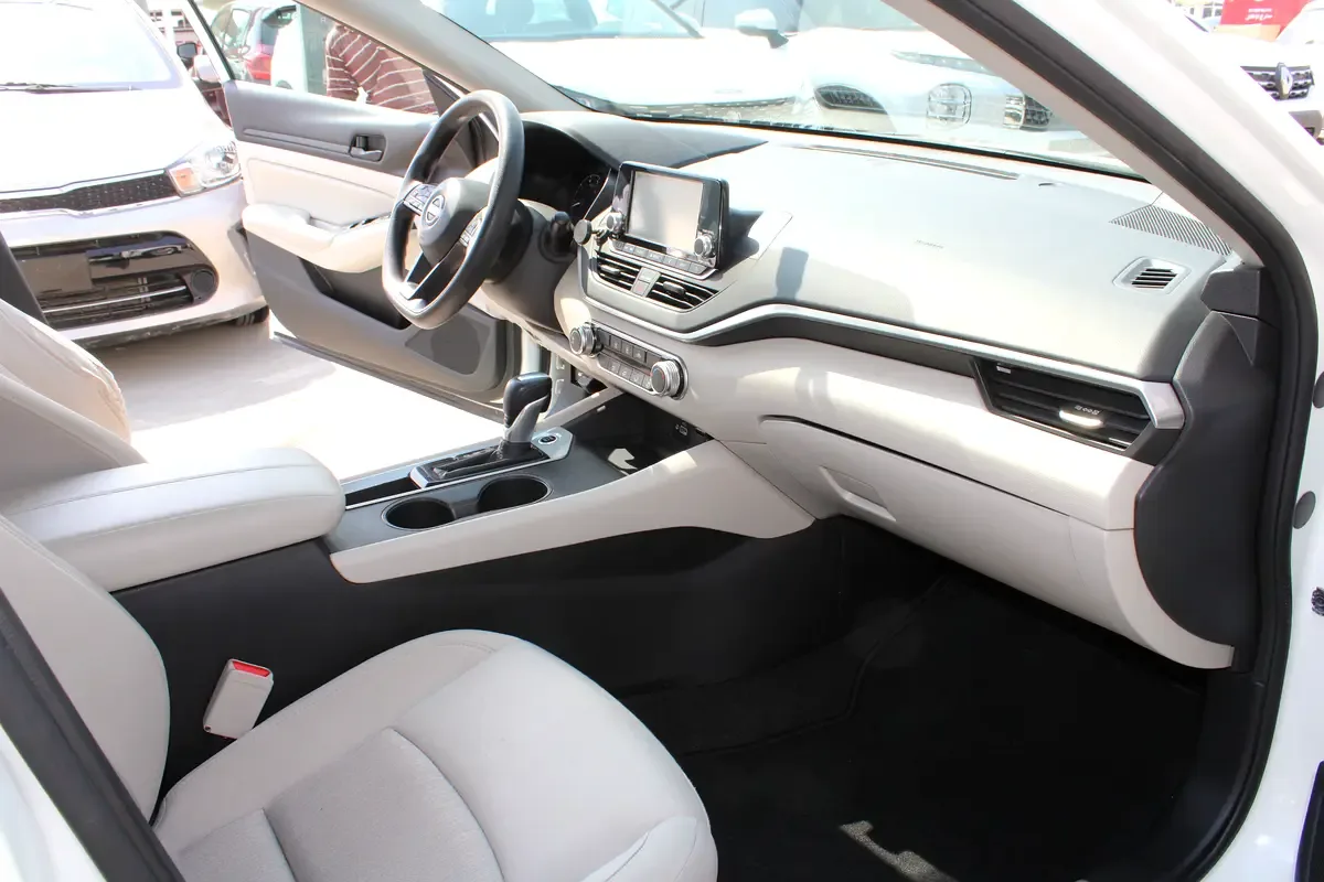 Nissan Altima 2.5 CVT (188 hp) - 10