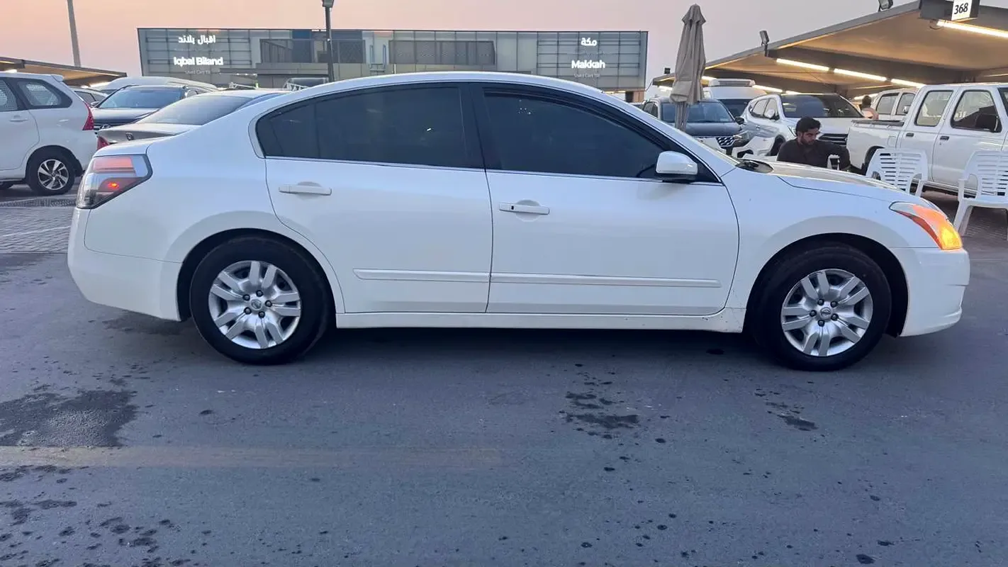 Nissan Altima 3.5 CVT (270 hp) - 3