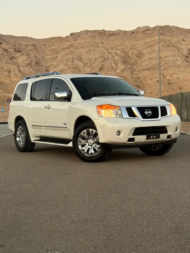 Nissan Armada 5.6 AT (317 hp)