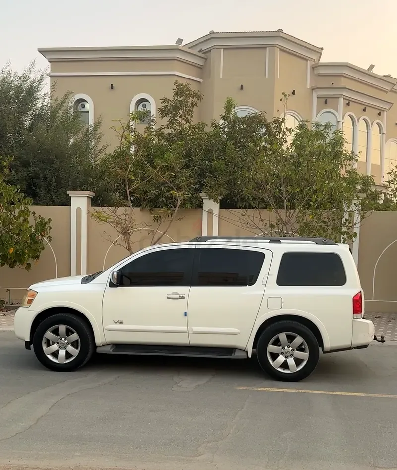 Nissan Armada 5.6 AT (317 hp)