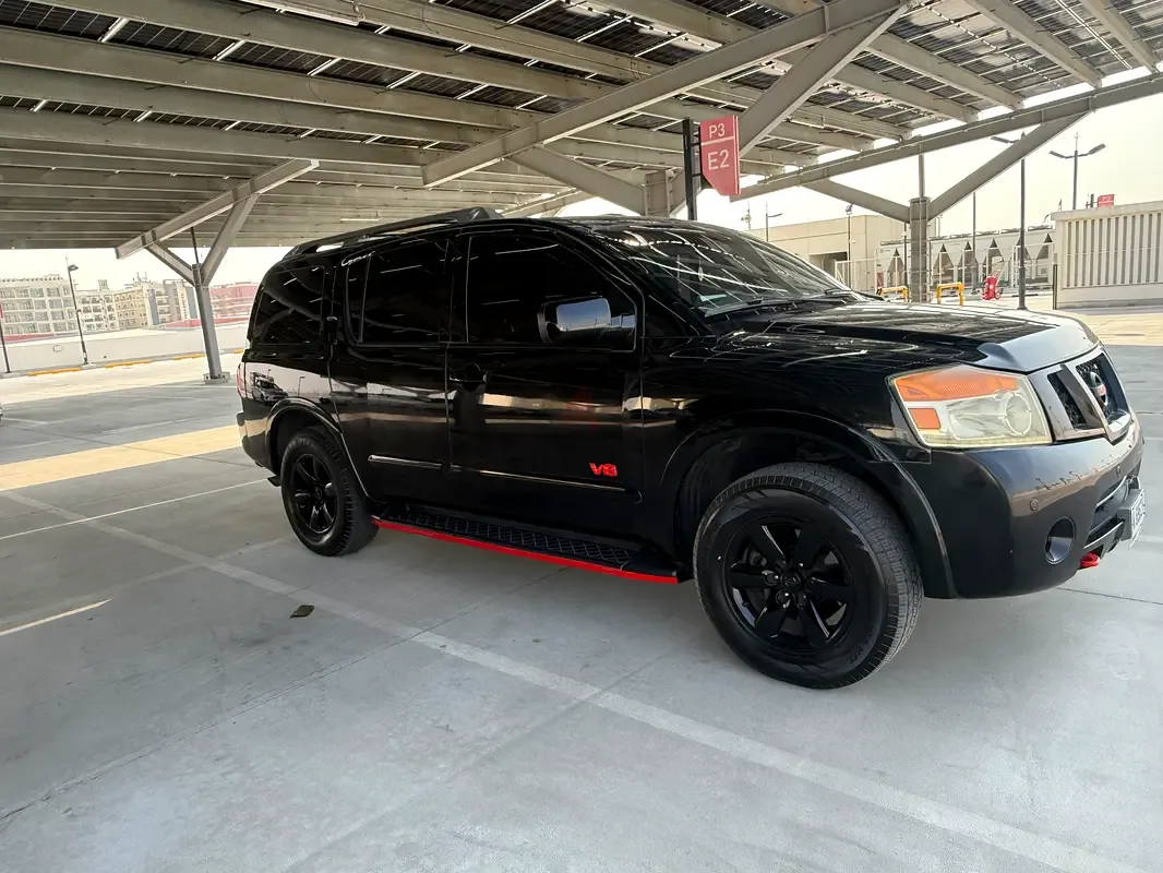 Nissan Armada 5.6 AT (317 hp)