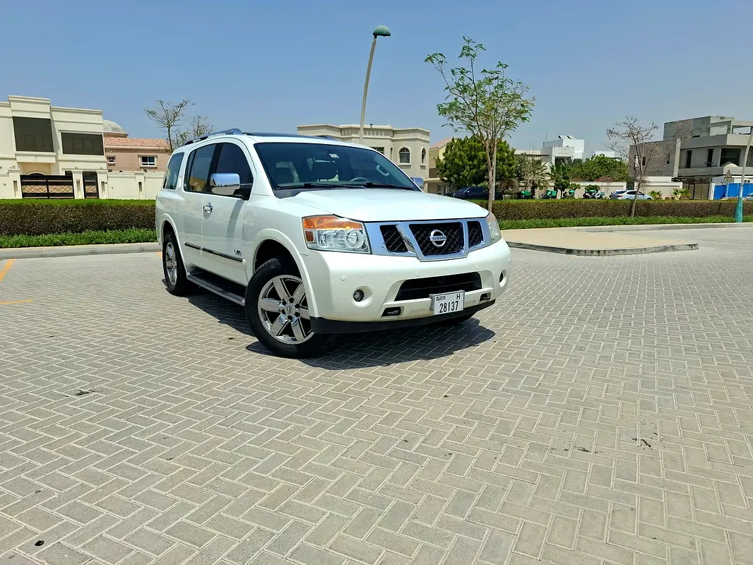 Nissan Armada 5.6 AT (317 hp)