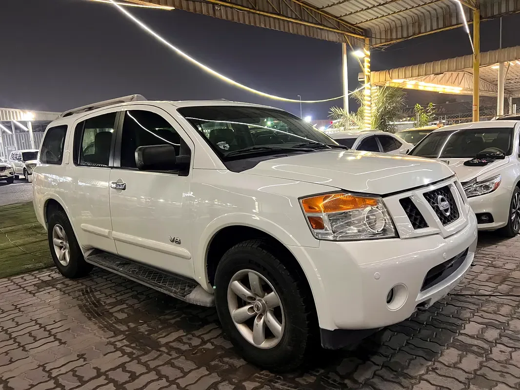 Nissan Armada 5.6 AT (317 hp)