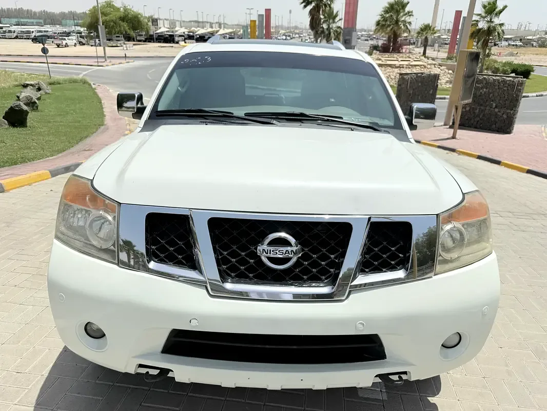 Nissan Armada 5.6 AT (317 hp)