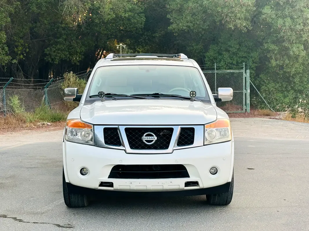 Nissan Armada 5.6 AT (317 hp)