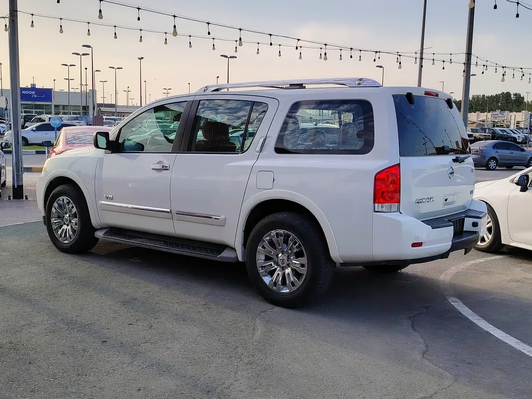 Nissan Armada 5.6 AT (317 حصان) - 4