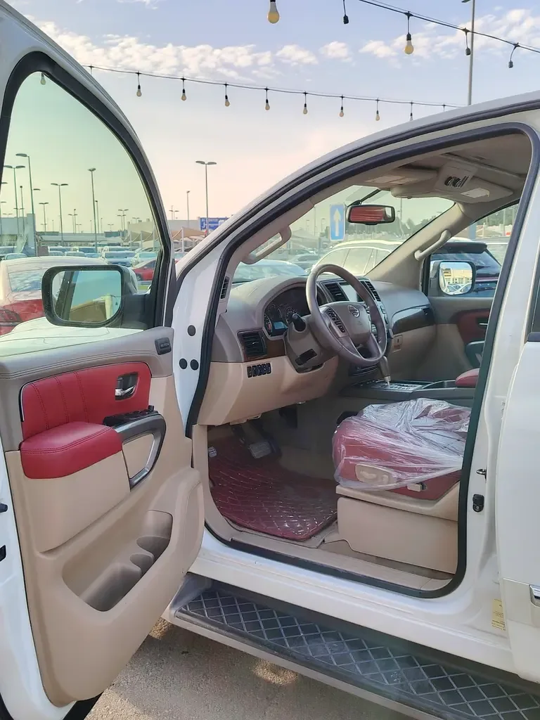 Nissan Armada 5.6 AT (317 حصان) - 7
