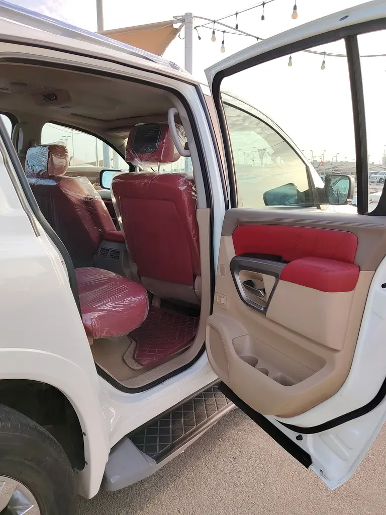 Nissan Armada 5.6 AT (317 حصان) - 12
