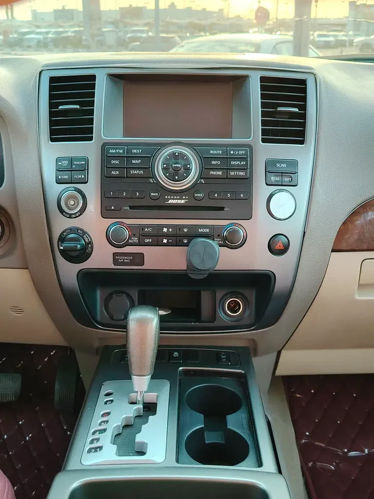 Nissan Armada 5.6 AT (317 حصان) - 16