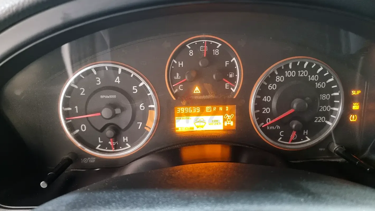 Nissan Armada 5.6 AT (317 حصان) - 9