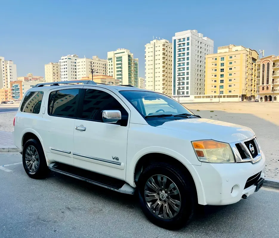 Nissan Armada 5.6 AT (317 hp)