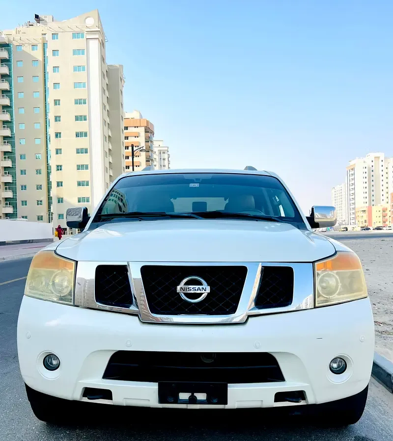 Nissan Armada 5.6 AT (317 حصان) - 2