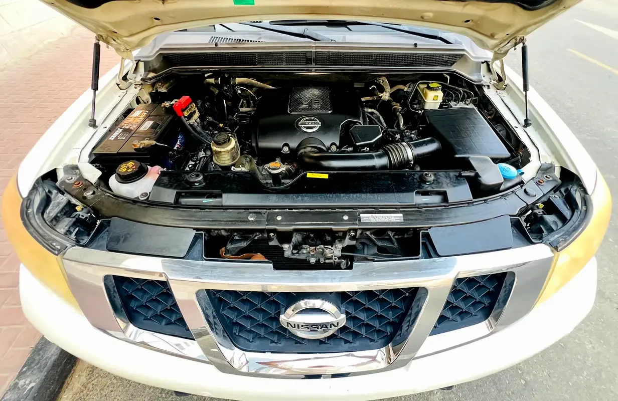 Nissan Armada 5.6 AT (317 حصان) - 17