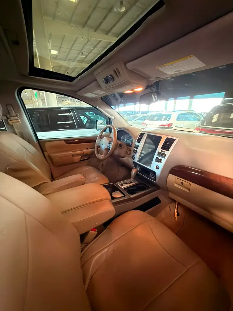 Nissan Armada 5.6 AT (317 hp) - 5