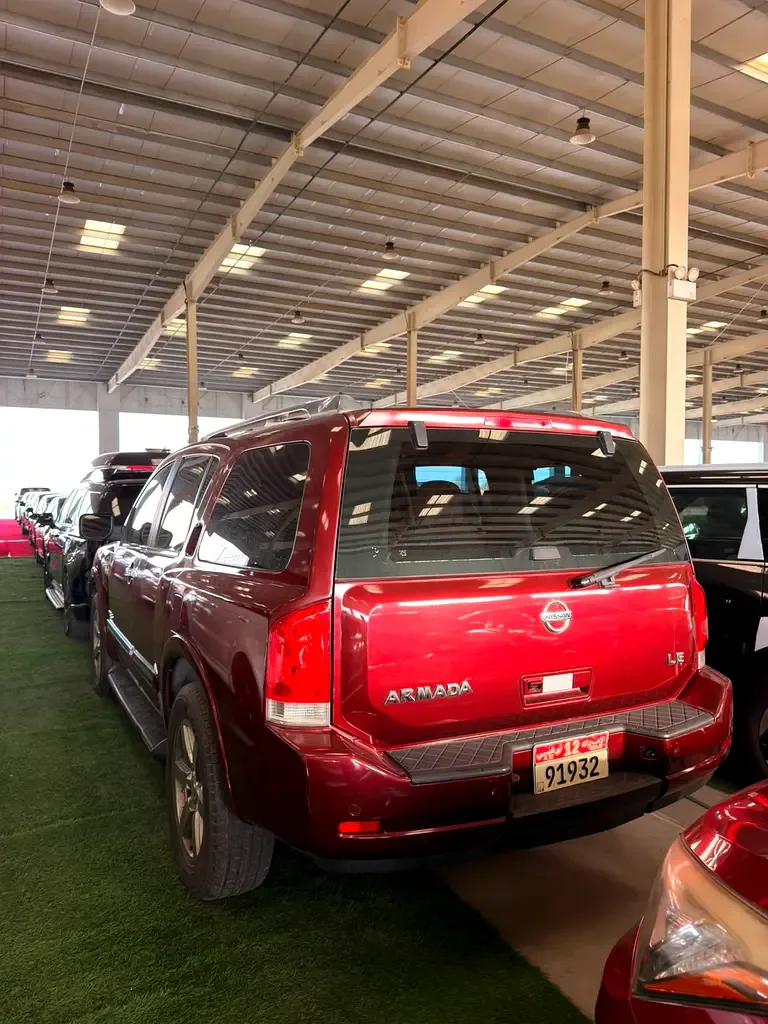 Nissan Armada 5.6 AT (317 hp) - 4