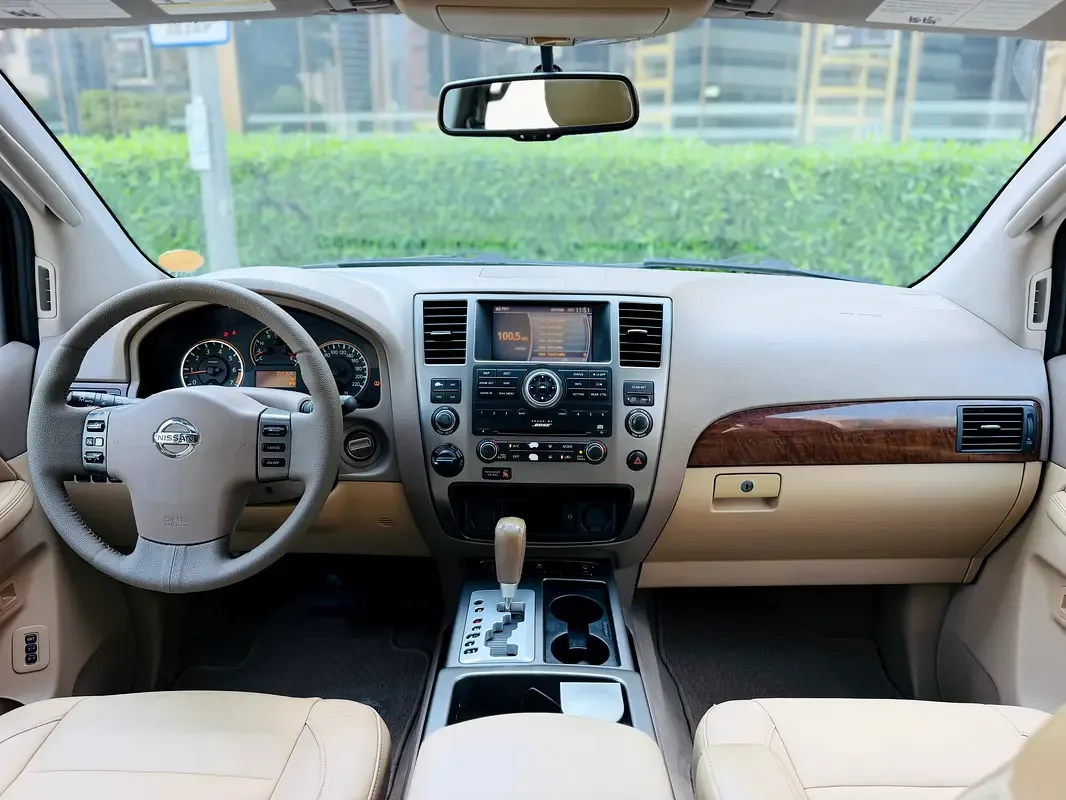 Nissan Armada 5.6 AT (317 حصان) - 15