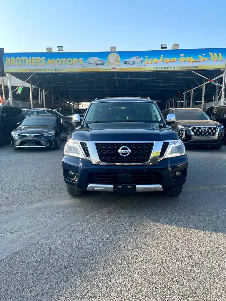Nissan Armada 5.6 AT (390 hp)