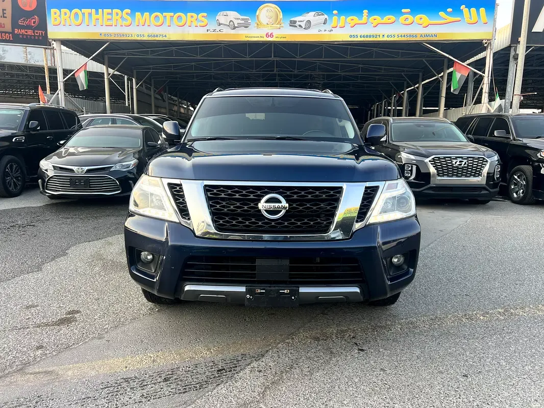 Nissan Armada 5.6 AT (390 hp)