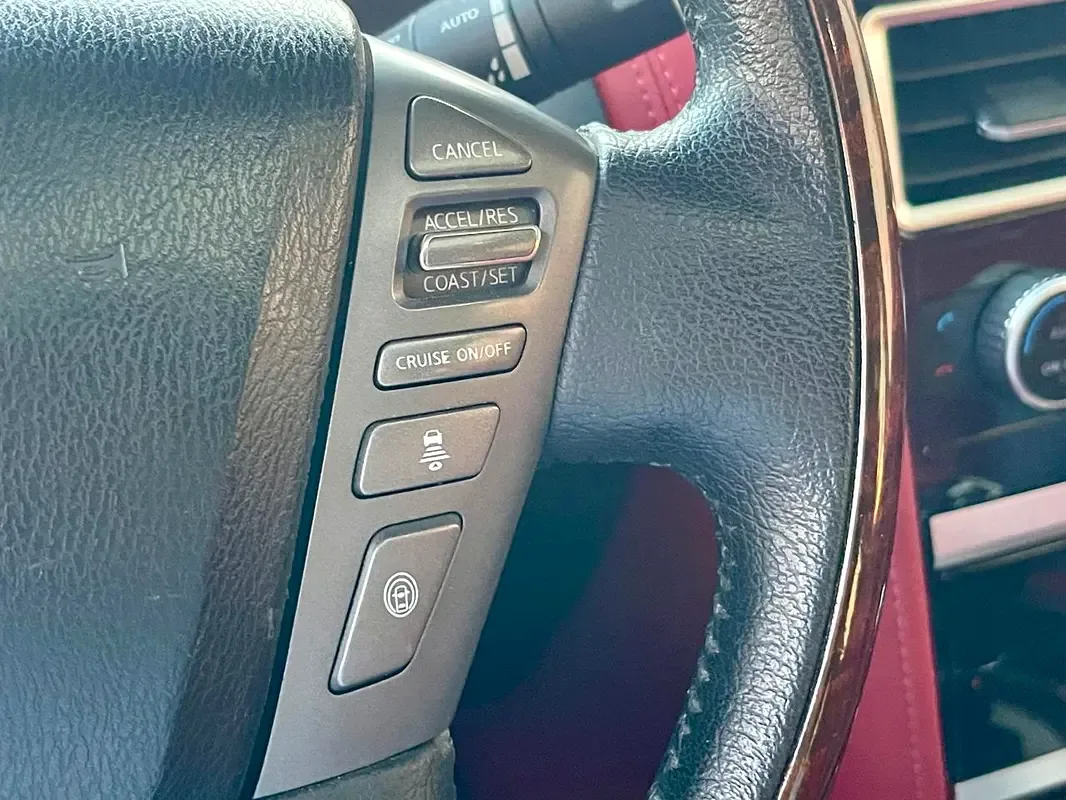 Nissan Armada 5.6 AT (390 hp) - 7