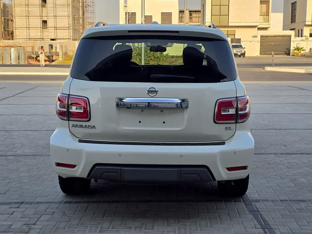Nissan Armada 5.6 AT (390 hp) - 3