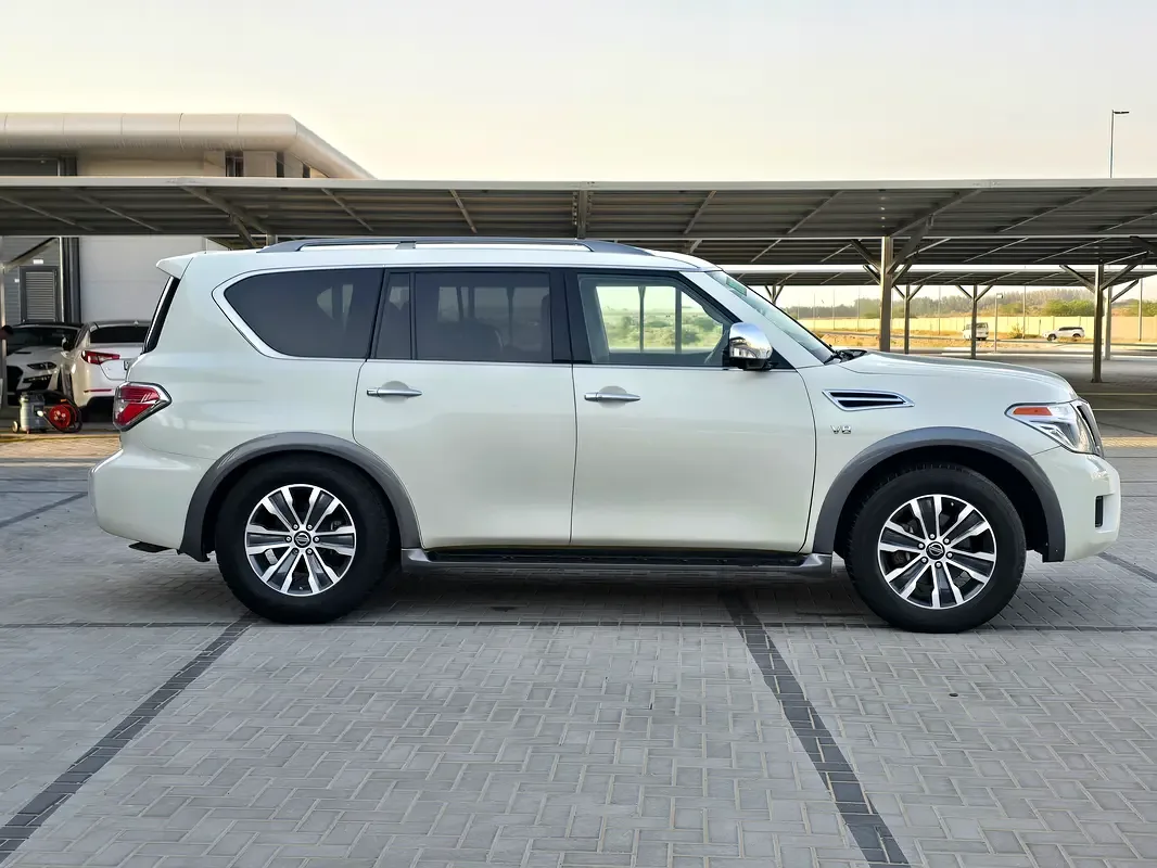 Nissan Armada 5.6 AT (390 hp) - 7