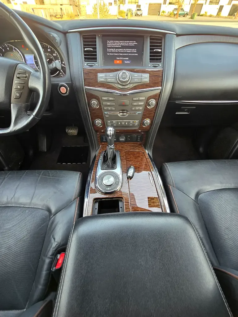 Nissan Armada 5.6 AT (390 hp) - 11