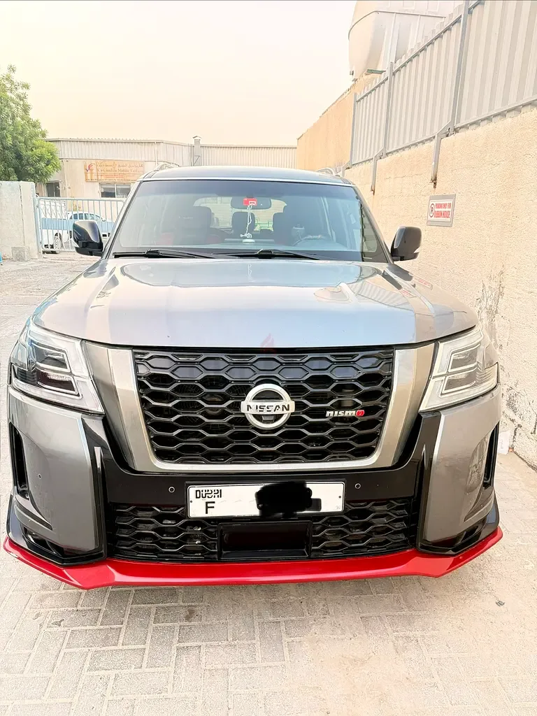 Nissan Armada 5.6 AT (390 hp)