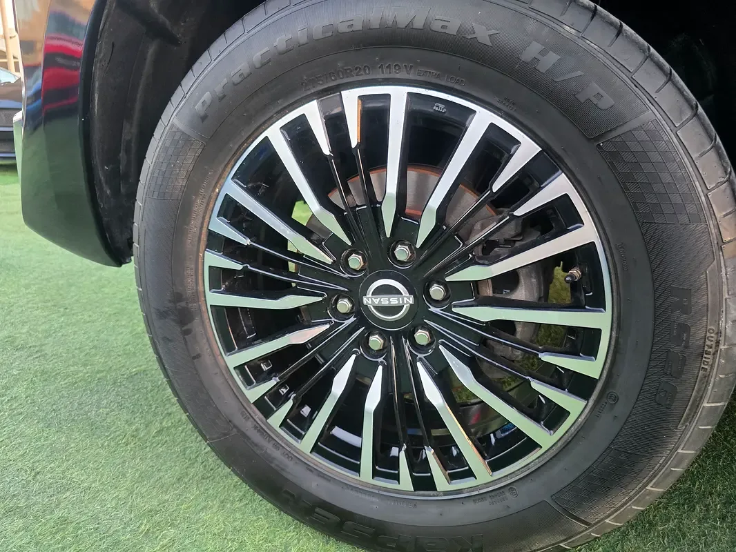 Nissan Armada 5.6 AT (395 hp) - 9