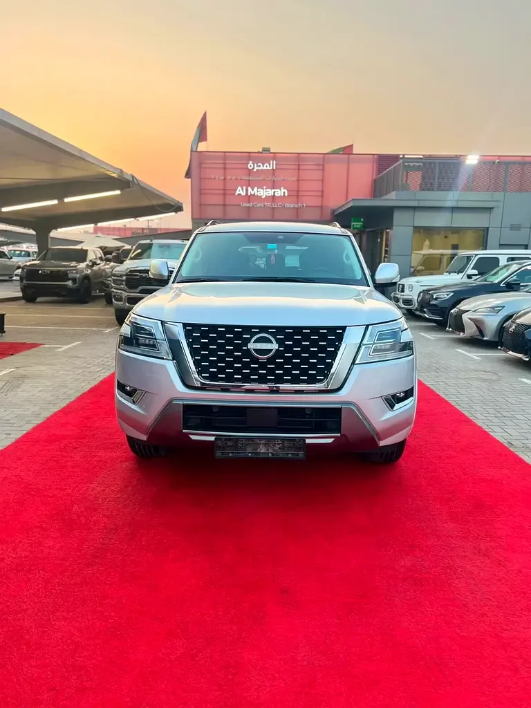 Nissan Armada 5.6 AT (400 hp)