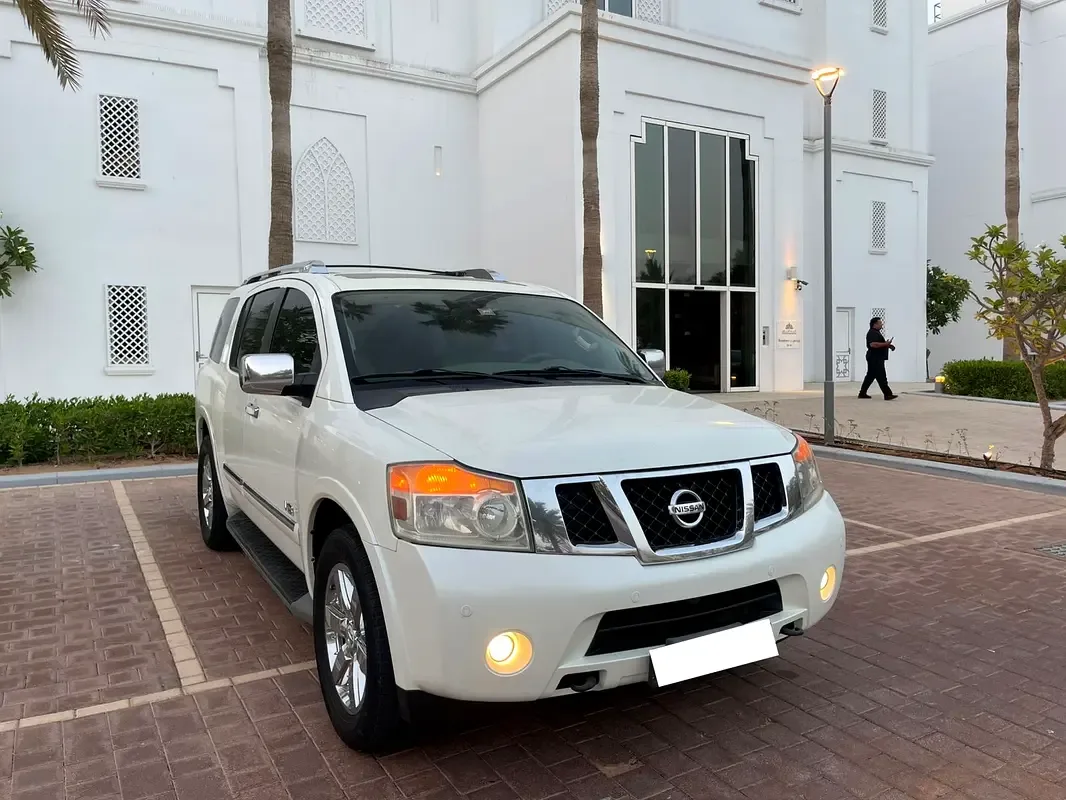 Nissan Armada 5.6 AT AWD (317 hp)