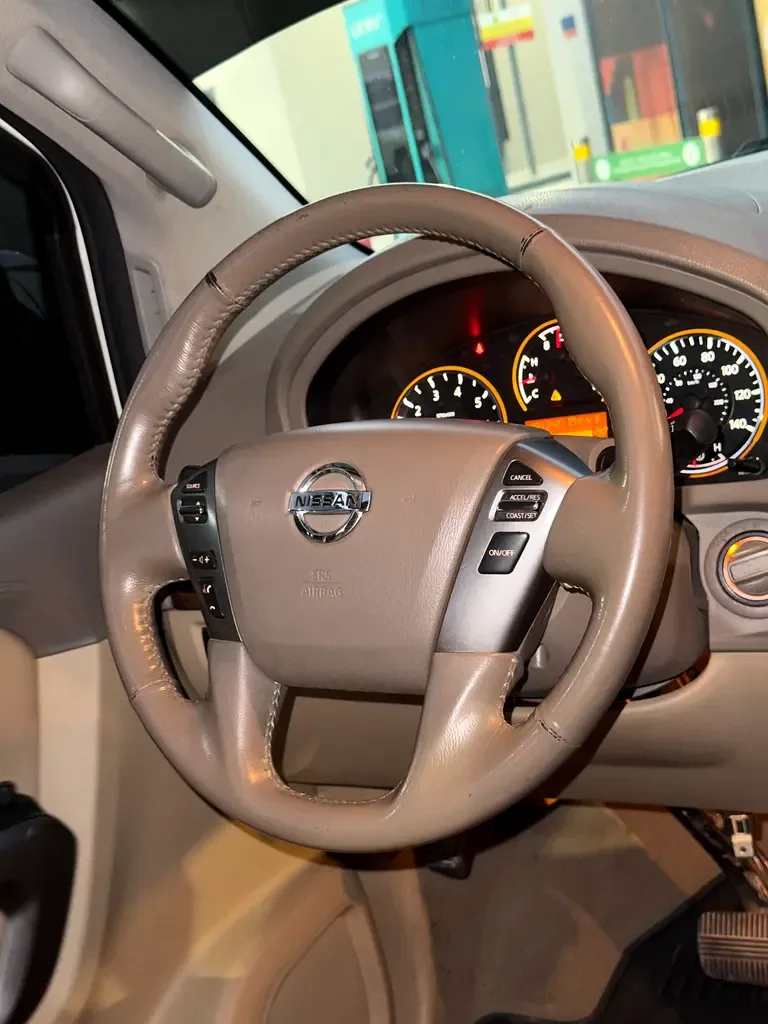 Nissan Armada 5.6 AT AWD (317 hp) - 10