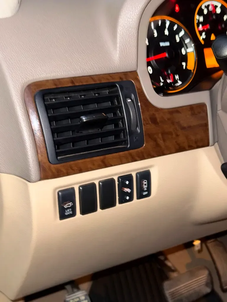Nissan Armada 5.6 AT AWD (317 hp) - 12