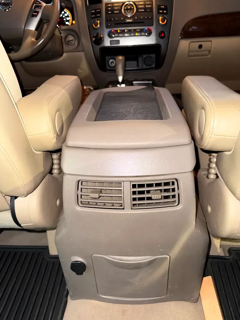 Nissan Armada 5.6 AT AWD (317 hp) - 14