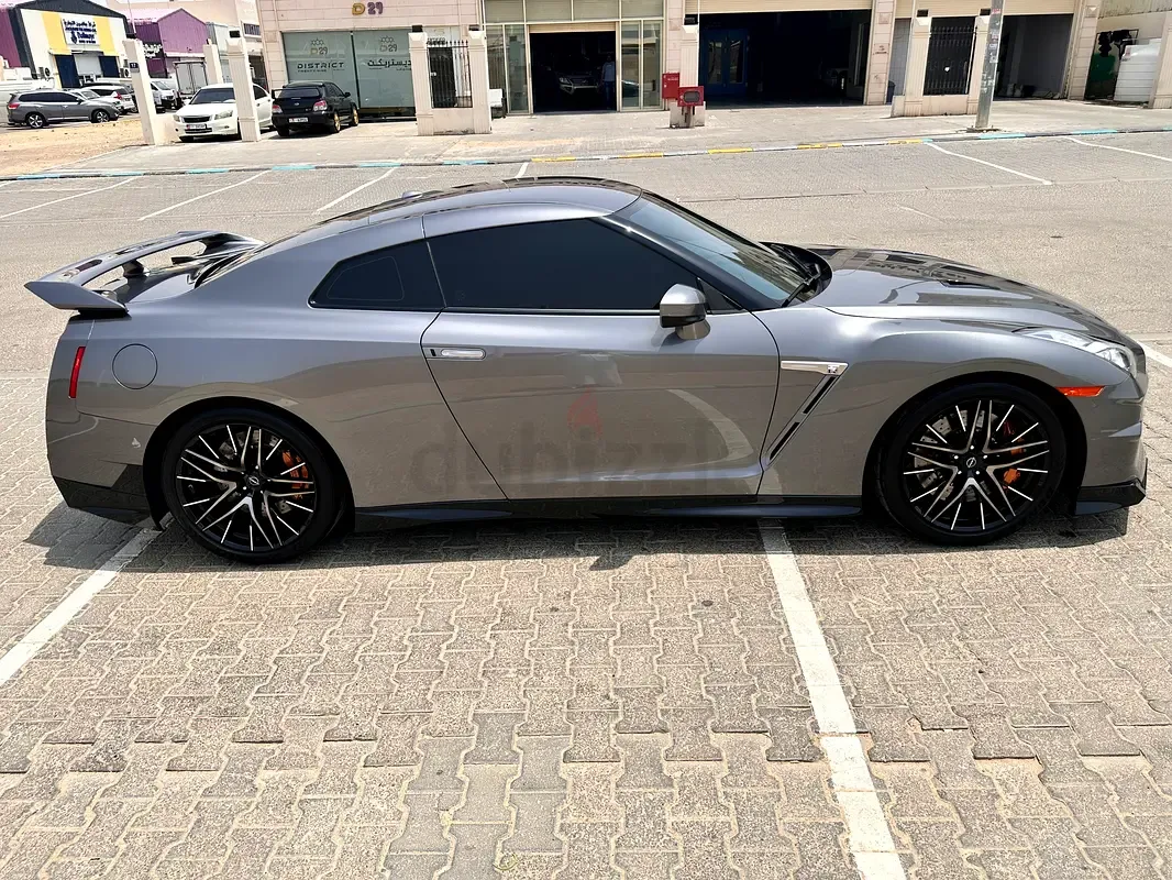 Nissan GT-R 3.8 AMT 4WD (570 hp)