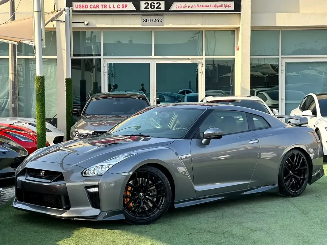 Nissan GT-R 3.8 AMT (555 حصان)
