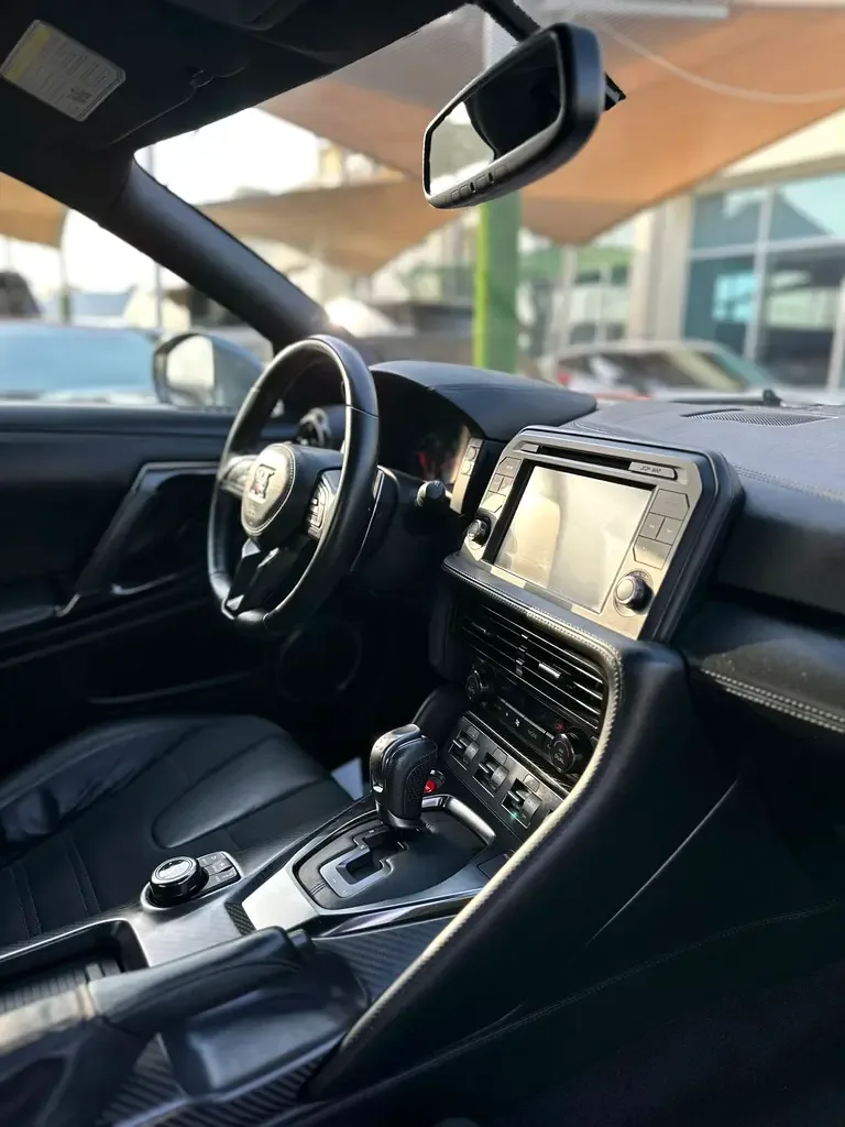 Nissan GT-R 3.8 AMT (555 حصان) - 9