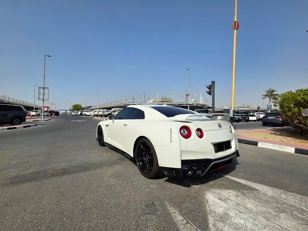 Nissan GT-R 3.8 AMT (555 hp) - 6