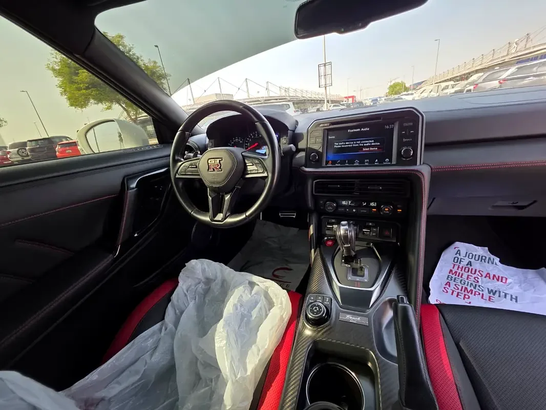 Nissan GT-R 3.8 AMT (555 hp) - 14