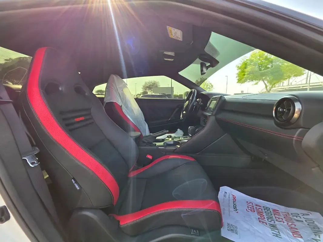 Nissan GT-R 3.8 AMT (555 hp) - 12