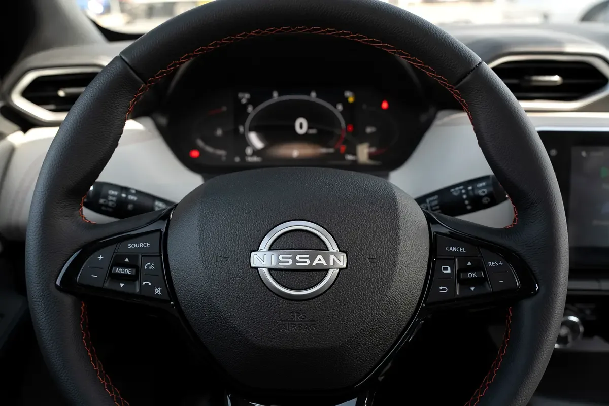 Nissan Magnite 1.0 CVT (100 حصان) - 8