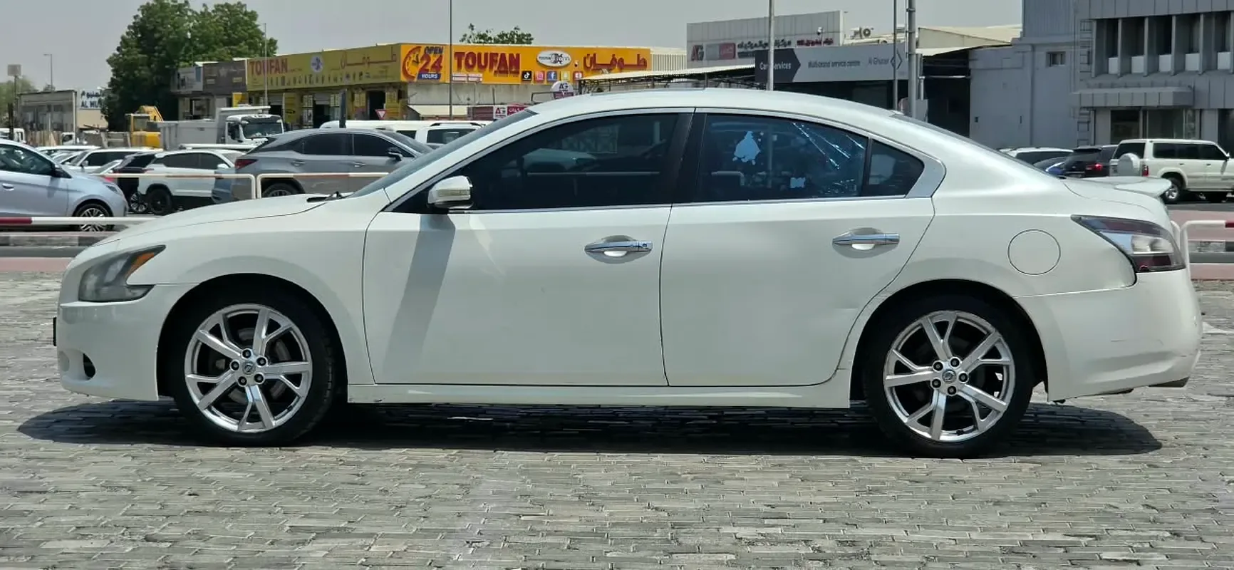 Nissan Maxima 3.5 CVT (290 حصان) - 3