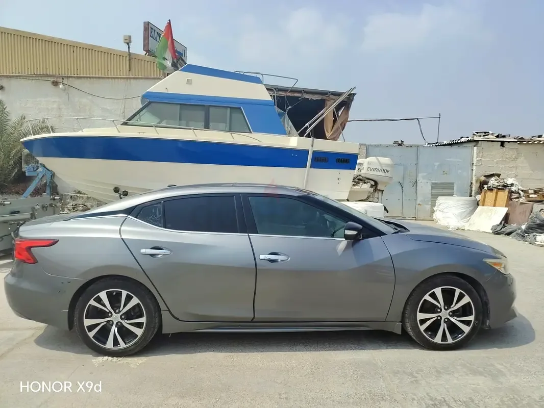Nissan Maxima 3.5 CVT (300 hp)