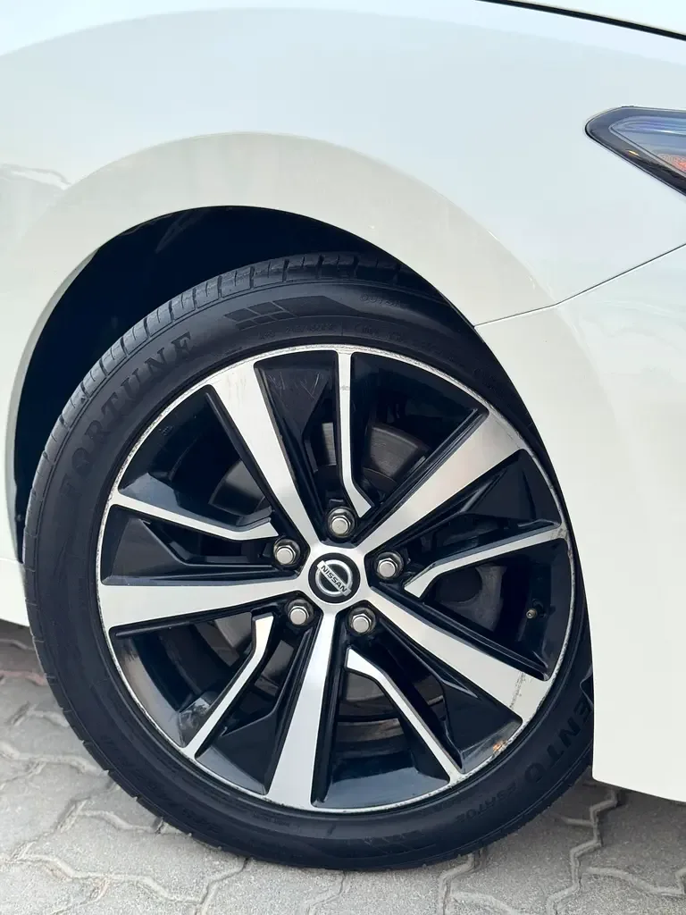 Nissan Maxima 3.5 CVT (300 حصان) - 6
