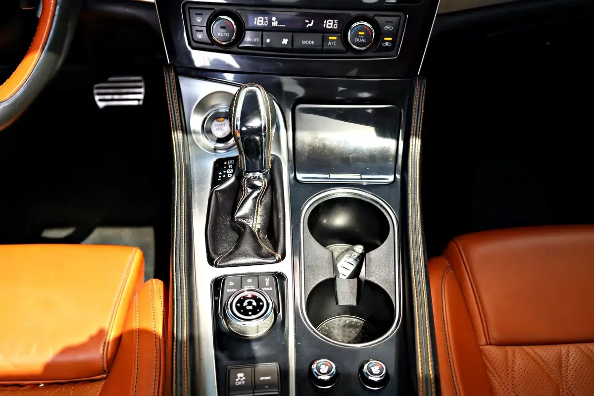 Nissan Maxima 3.5 CVT (300 hp) - 11